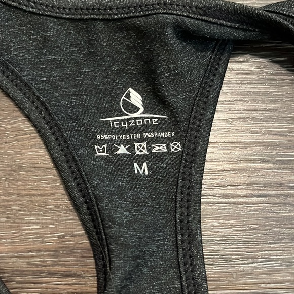 IcyZone Razorback tank top - Picture 4 of 4